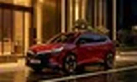Tin xe 5/9: VinFast VF 8 Premium lộ diện, Geely Monjaro chạy điện 130 km