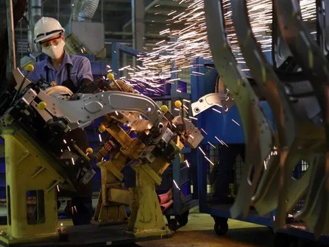 Bloomberg: Việt Nam tăng trưởng nhanh nhất châu Á năm 2022