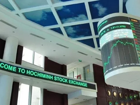 Một ngân hàng rút hồ sơ đăng ký niêm yết trên HoSE