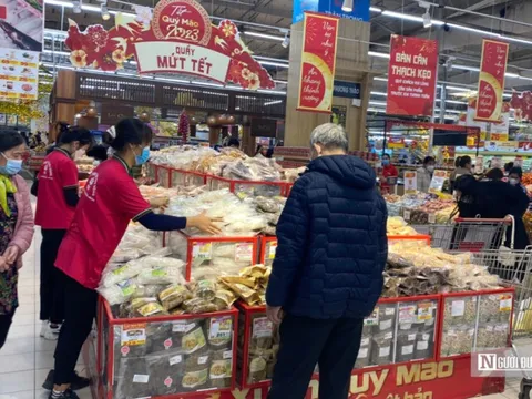 "Cuộc chiến" ngày xuân: Bánh mứt nội địa tự tin làm chủ thị trường Tết