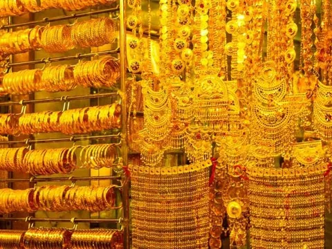 Bitcoin tiến sát 100.000 USD, giá vàng thế giới tăng cao nhất 8 tháng qua