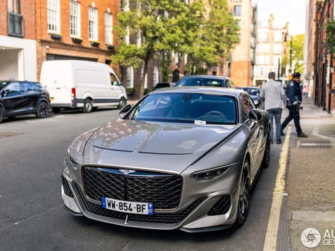 Xe sang siêu hiếm Bentley Mulliner Batur xuất hiện trên phố