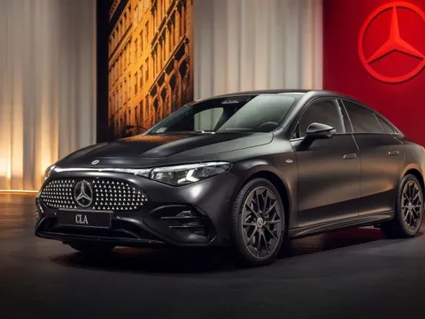 Xe điện hiếm hoi của Mercedes bán chạy