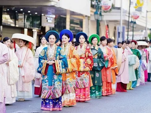 Cuối năm, du lịch Hà Nội “thay da đổi thịt” qua những điểm đến mới