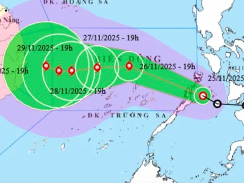 Áp thấp nhiệt đới đã mạnh lên thành bão, diễn biến thế nào khi vào gần Nam Trung bộ?