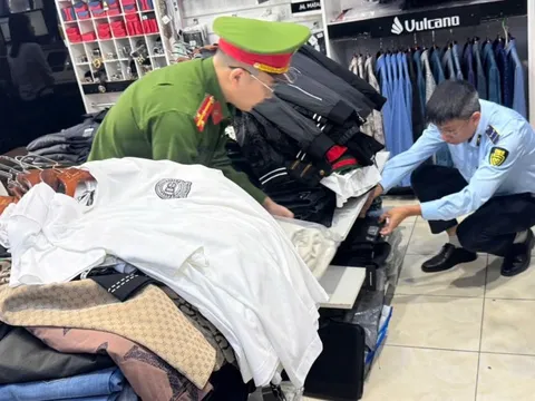 Siết quản lý hàng hóa trên sàn thương mại điện tử: Hoàn thiện quy định pháp lý, tăng hiệu lực thực thi