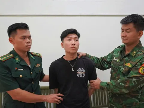 CLIP: Biên phòng Tây Ninh bắt đối tượng giết người ở TPHCM định trốn qua Campuchia