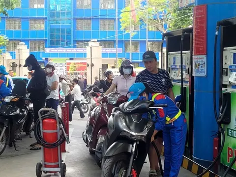 Từ 1-6 dừng bán xăng khoáng RON 95, có lo thiếu E10?