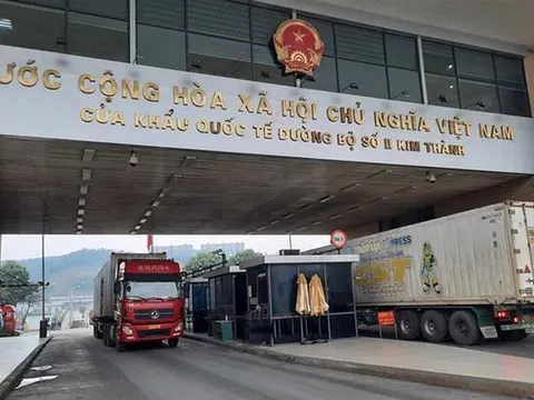 Các cơ quan thông tin về việc tắc hàng hóa tại nhiều cửa khẩu