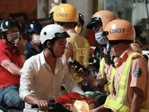 CSGT toàn quốc kiểm tra nồng độ cồn từ 10 giờ sáng mùng 1 Tết Bính Ngọ "không ngại kiêng ngày Tết"