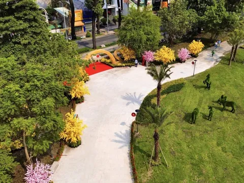 Từ 9 công viên ban đầu, TPHCM nâng lên thành 14 công viên để người dân đến vui xuân