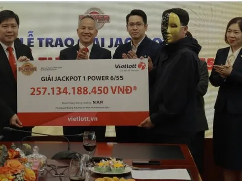 Một doanh nhân ở TPHCM đã gọi điện cho vợ ngay khi biết tin trúng Vietlott hơn 257 tỉ đồng