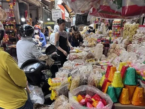 Quà quê ở chợ truyền thống bán chạy