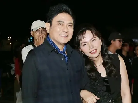 "Ông trùm phản diện" Hoàng Phúc hâm nóng tình yêu với vợ trẻ