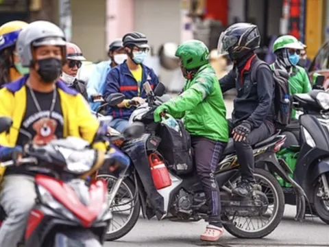 Lý do người dân TPHCM khó bắt được xe công nghệ, cước tăng 2-3 lần