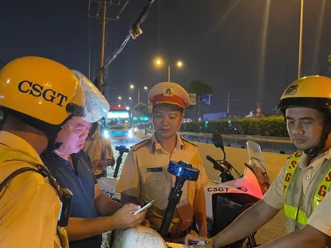 CSGT xử lý hàng chục xe khách vi phạm trên tuyến đường Đỗ Mười