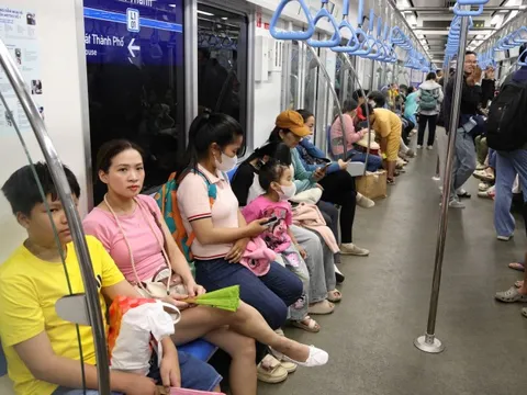 Ngân hàng, ví điện tử đồng loạt ưu đãi khách đi metro Bến Thành - Suối Tiên