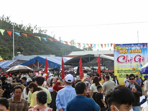 “Độc lạ” chợ Gò - mỗi năm chỉ họp lần duy nhất vào mùng 1 Tết