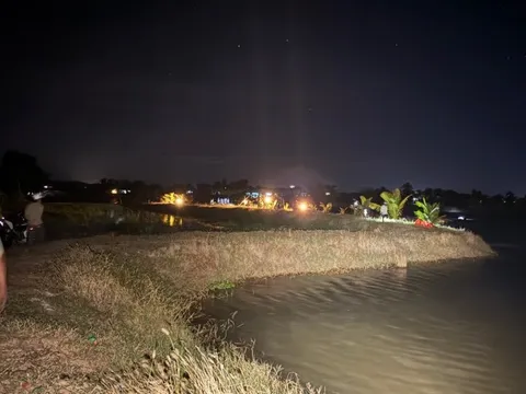 Hai thiếu niên đuối nước khi tắm tại Đê Cà Giang vào chiều mùng 1 Tết