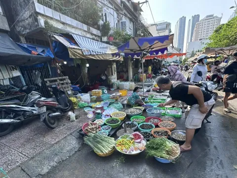 Hải sản giá vẫn cao sau Tết