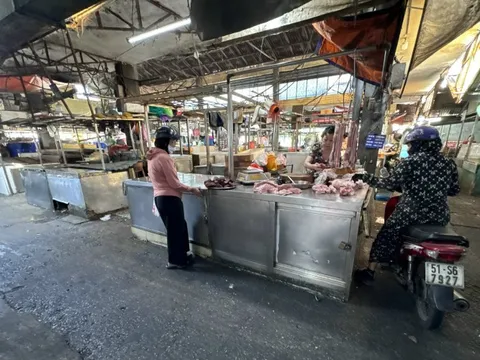 Giá heo hơi hôm nay, 25-2: Diễn biến mới từ các hộ chăn nuôi nhỏ lẻ
