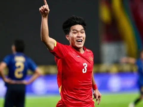 Trung vệ Lý Đức chia tay CLB Công an Hà Nội