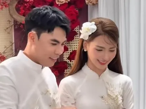 Tiền vệ Đức Huy và MC Mù Tạt VTV hạnh phúc ngập tràn trong lễ ăn hỏi