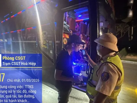 Xe khách 38 chỗ nhồi 53 người trên Quốc lộ 1