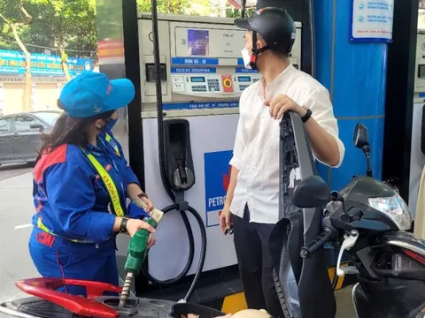 Diễn biến khó lường, giá dầu thế giới biến động tăng, Bộ Công Thương ra chỉ đạo khẩn