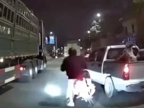 Thói "ỷ lớn hiếp bé" và tội ác sau vô lăng