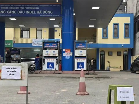 Một công ty treo biển hết xăng, thua lỗ muốn ngừng kinh doanh