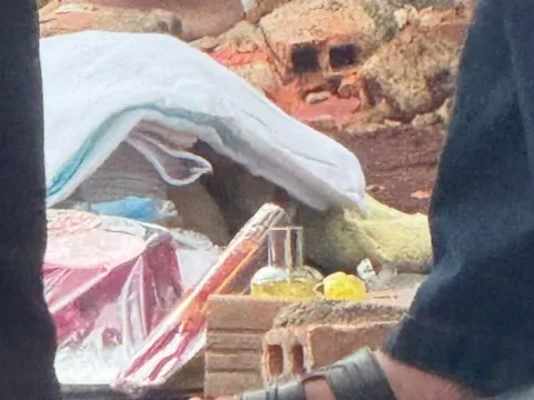 Phát hiện thi thể trẻ sơ sinh tại bãi đất trống