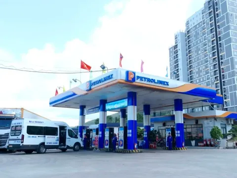 Sản lượng bán tăng đột biến, Petrolimex Gia Lai dừng bán xăng dầu qua can, phuy