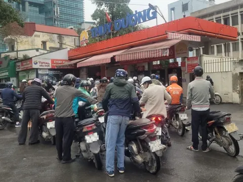 Bộ Công an cùng phối hợp kiểm tra, xử lý găm hàng xăng dầu chờ tăng giá