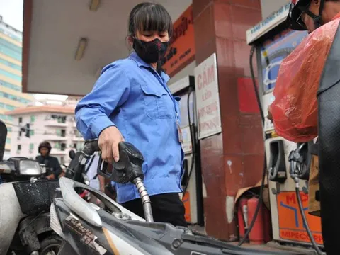 Ngăn chặn buôn lậu, vận chuyển trái phép xăng dầu qua biên giới