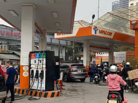 Giá xăng dầu biến động bất thường, đề xuất tăng 20% trở lên trong 1 tháng sẽ dùng Quỹ Bình ổn giá