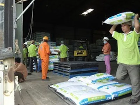 Căng thẳng Trung Đông kéo dài, giá thức ăn chăn nuôi có thể tăng 10%