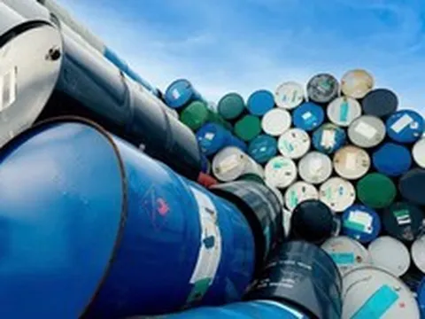 Trung Đông căng thẳng, giá dầu thô chạm đỉnh 8 tháng