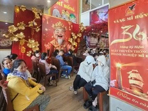 Diễn biến ở tiệm vàng khi giá giảm về dưới 170 triệu đồng/lượng