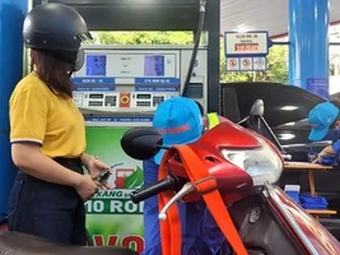 Giá xăng dầu giảm mạnh từ chiều nay 25-3