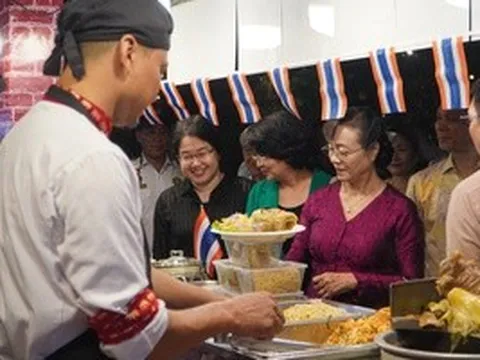 Người dân ùn ùn đổ về lễ hội ẩm thực được ví “đặc sắc nhất thế giới” đang diễn ra tại TPHCM