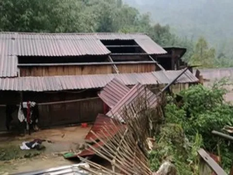 Mưa đá kèm dông lốc, sét làm 4 người chết, tốc mái hơn 6.500 ngôi nhà