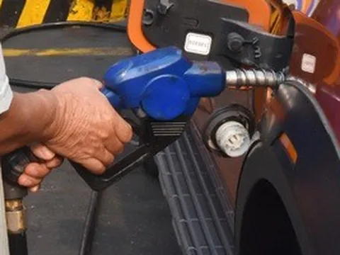 Có thông tin gom xăng dầu bán trái phép qua biên giới, Bộ Công Thương hỏa tốc kiểm tra