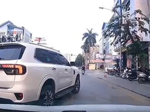 Tạt đầu xe khác, người điều khiển và chủ xe bị xử phạt 51 triệu đồng