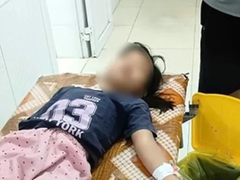 20 người nhập viện sau khi ăn bánh mì