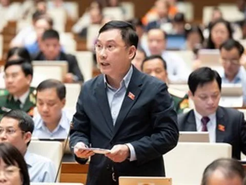 Tín dụng "chảy" vào bất động sản đầu cơ, làm việc cật lực 30 năm không mua được nhà