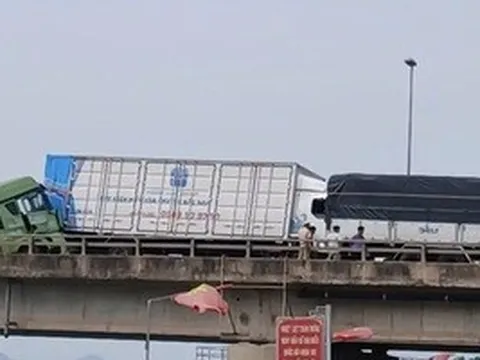 Tai nạn liên hoàn 4 ô tô trên Quốc lộ 1 qua Gia Lai, giao thông tê liệt nhiều giờ