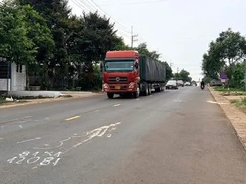 Gia Lai: Hai xe máy đâm trực diện trong đêm, 3 người tử vong