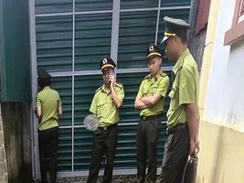 Kiểm lâm "đột kích" nhà dân, thu giữ 122 cây muội hồng