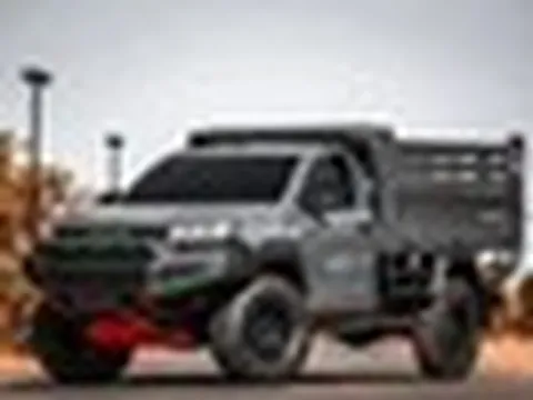 Bản độ Toyota Hilux thành xe ben tự đổ gây chú ý nhờ tính thực dụng